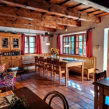 Apartmany Cerveny Dvur Chvalšiny Zewnętrze zdjęcie