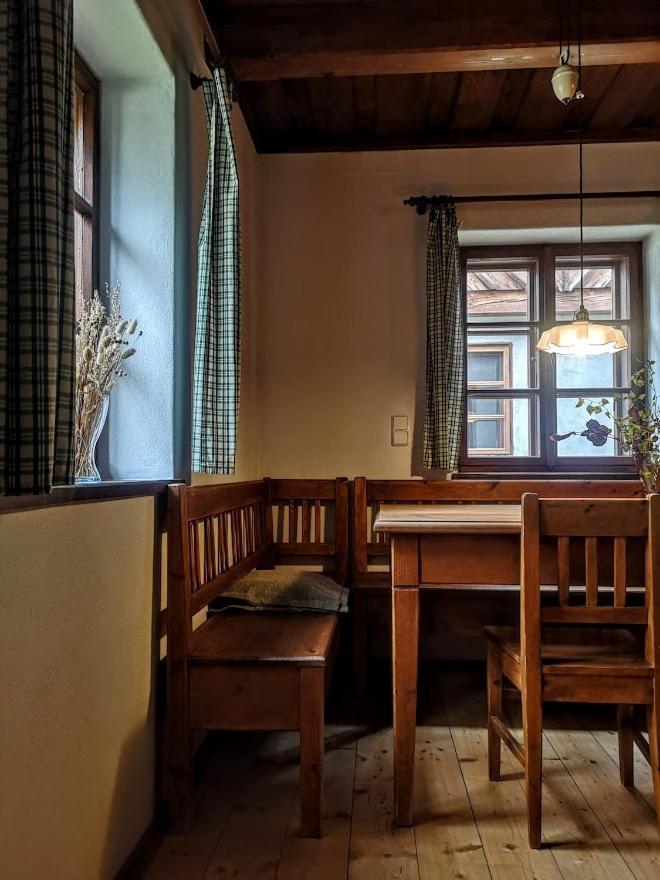 Apartmany Cerveny Dvur Chvalšiny Zewnętrze zdjęcie
