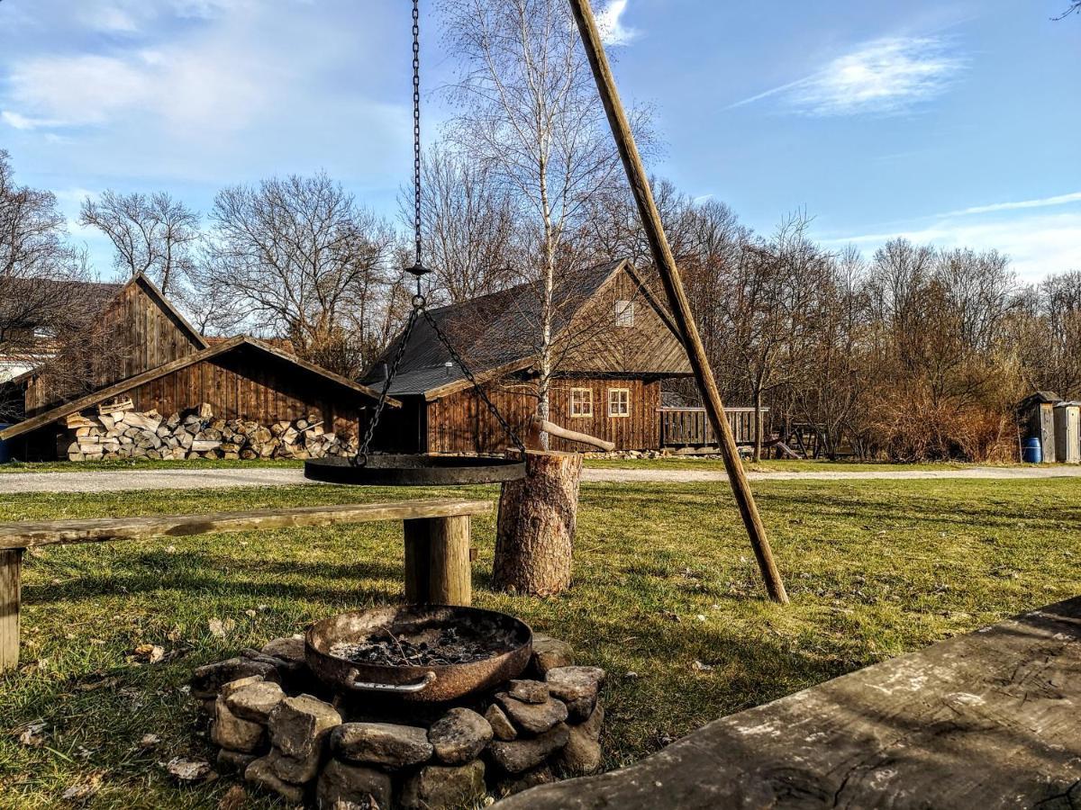 Apartmany Cerveny Dvur Chvalšiny Zewnętrze zdjęcie