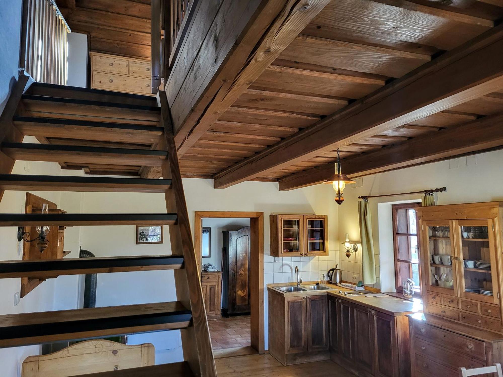 Apartmany Cerveny Dvur Chvalšiny Zewnętrze zdjęcie