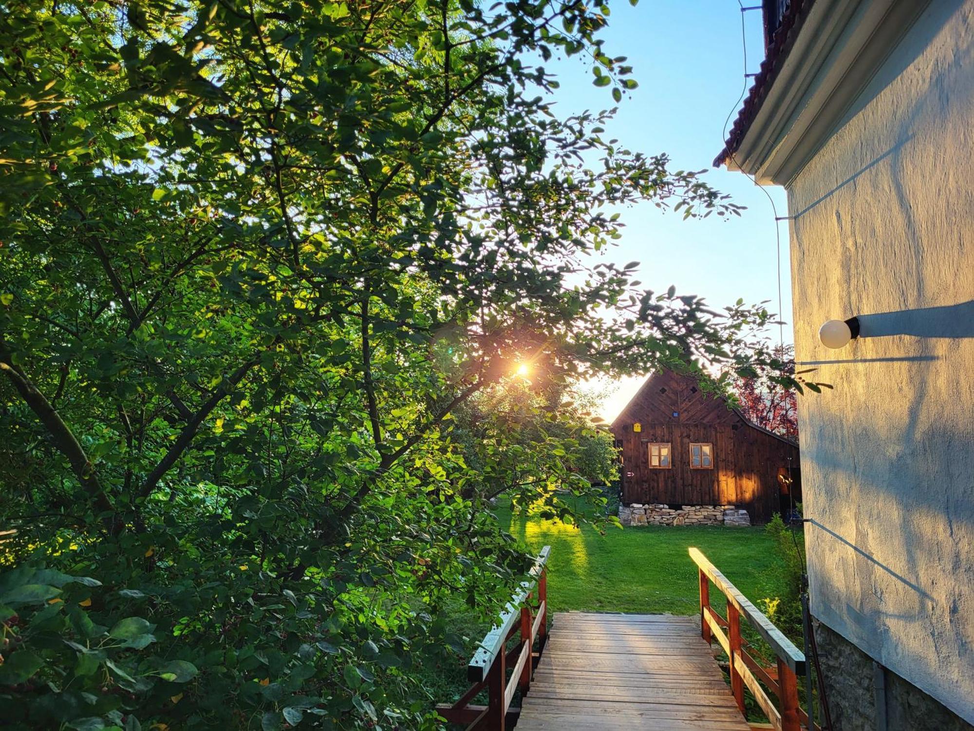Apartmany Cerveny Dvur Chvalšiny Zewnętrze zdjęcie