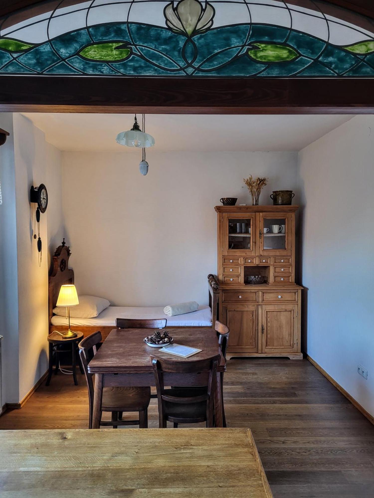 Apartmany Cerveny Dvur Chvalšiny Zewnętrze zdjęcie